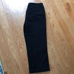 Women’s dress capris size 6. Black.